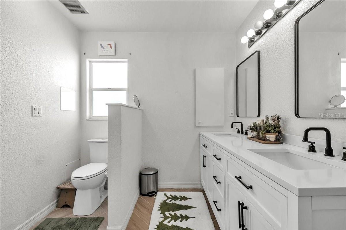 Image 36 of 67 For 320 Tandil Street