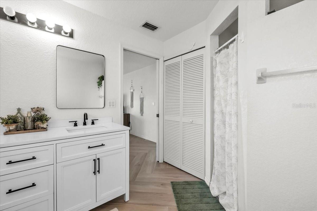 Image 38 of 67 For 320 Tandil Street