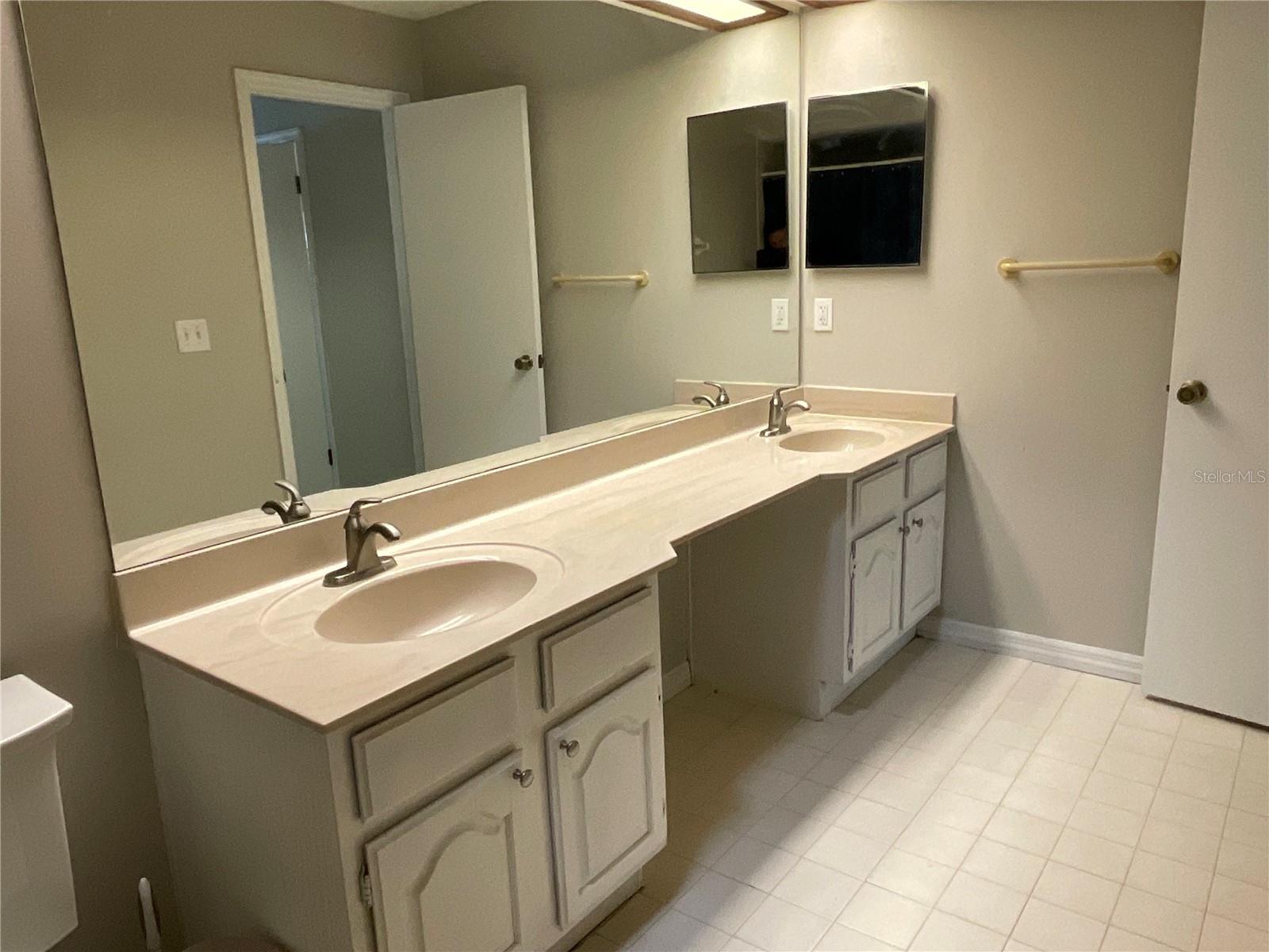 Image 24 of 48 For 41 Brewster Lane