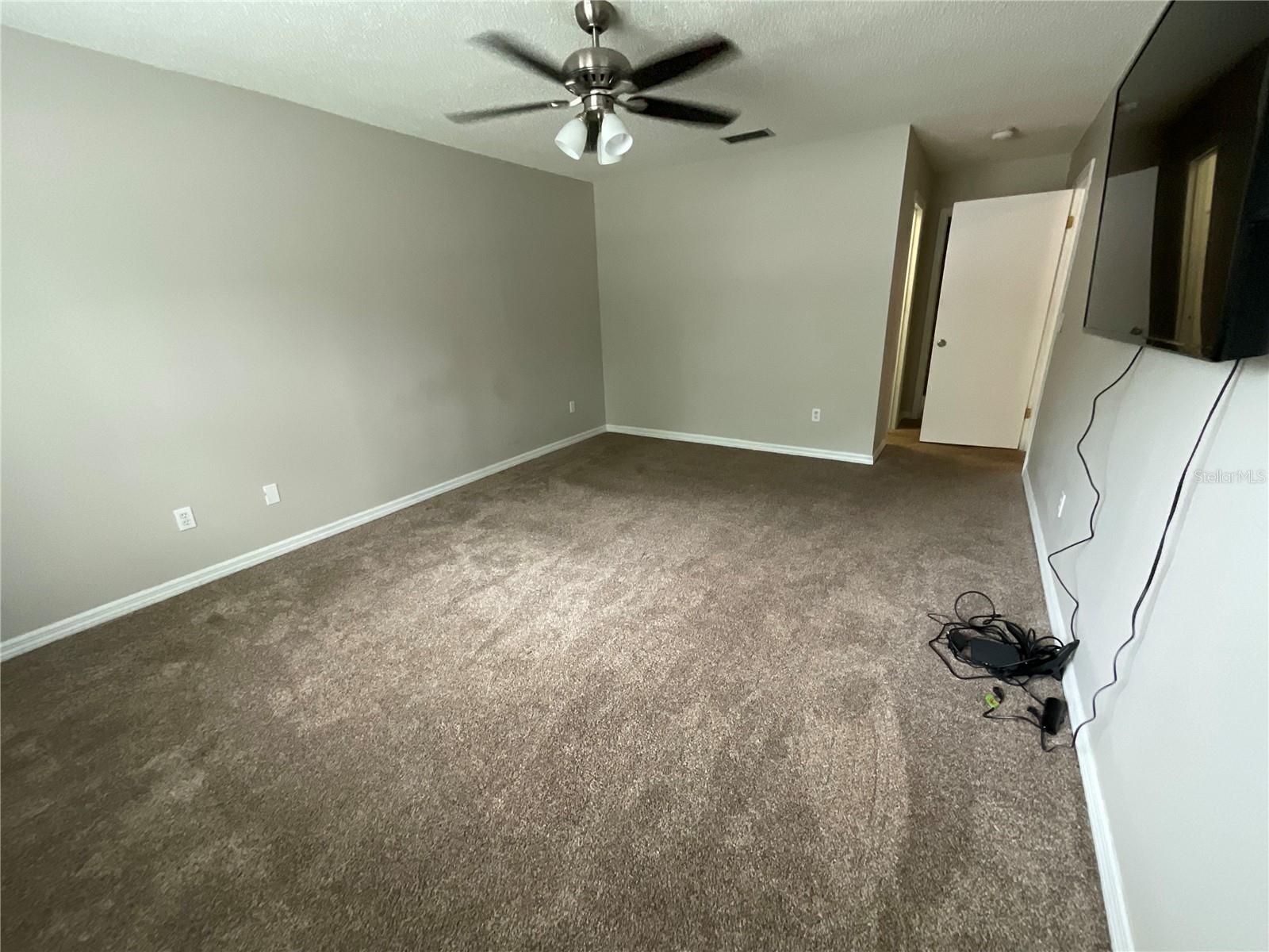 Image 28 of 48 For 41 Brewster Lane