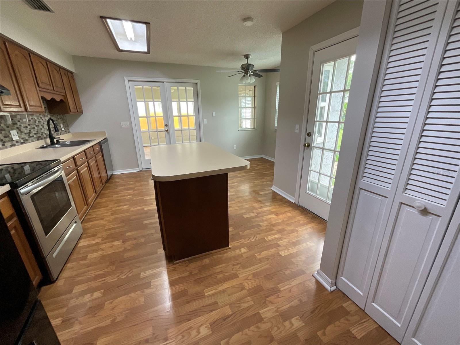 Image 34 of 48 For 41 Brewster Lane