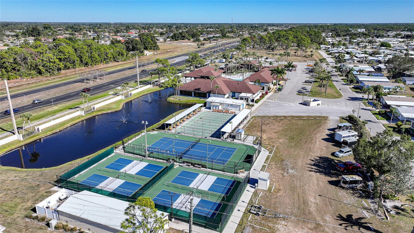 Image 37 of 67 For 495 Schooner Street