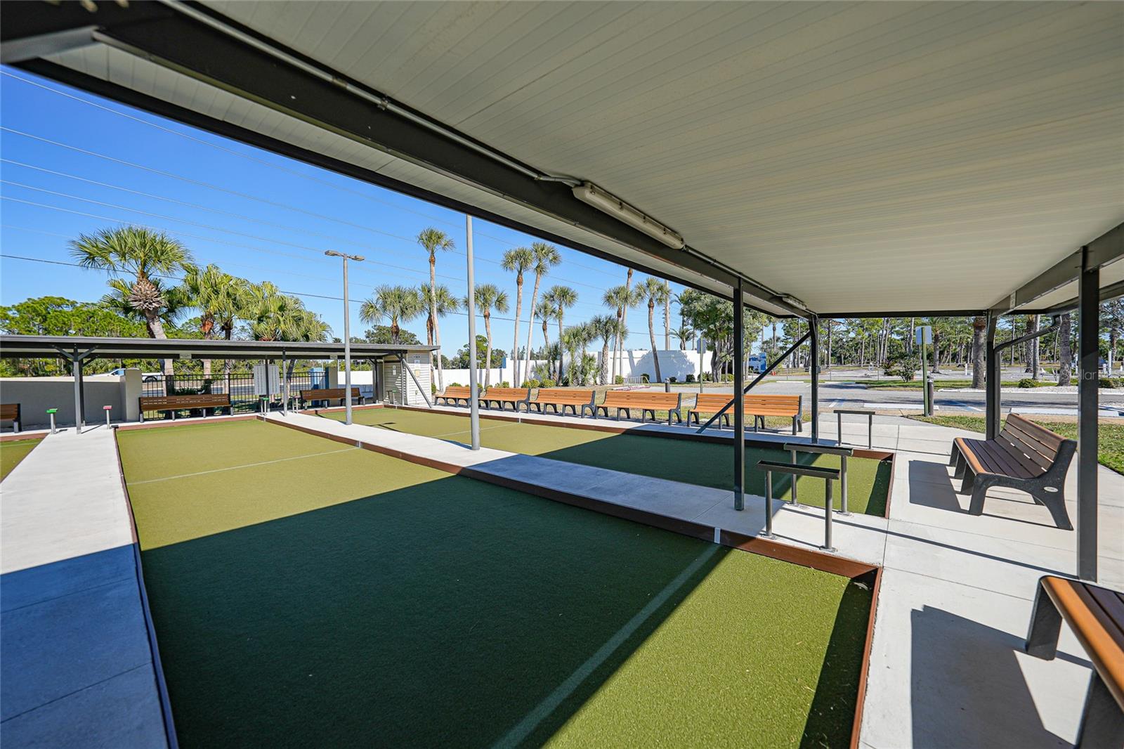 Image 38 of 67 For 495 Schooner Street