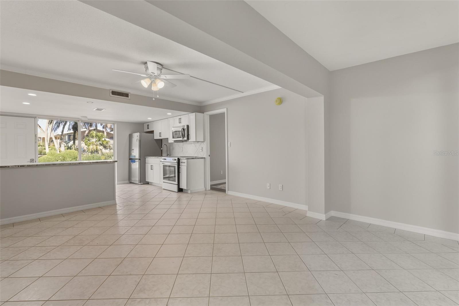 Image 15 of 34 For 5055 Beach Road 106