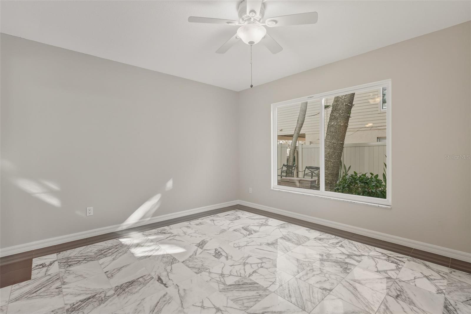 Image 18 of 34 For 5055 Beach Road 106