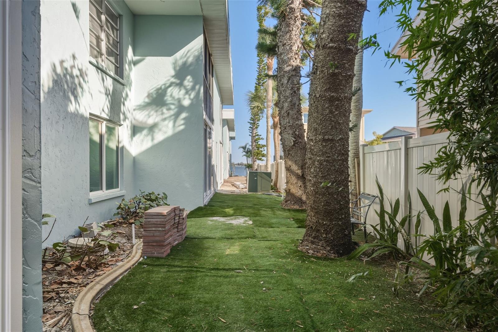 Image 25 of 34 For 5055 Beach Road 106