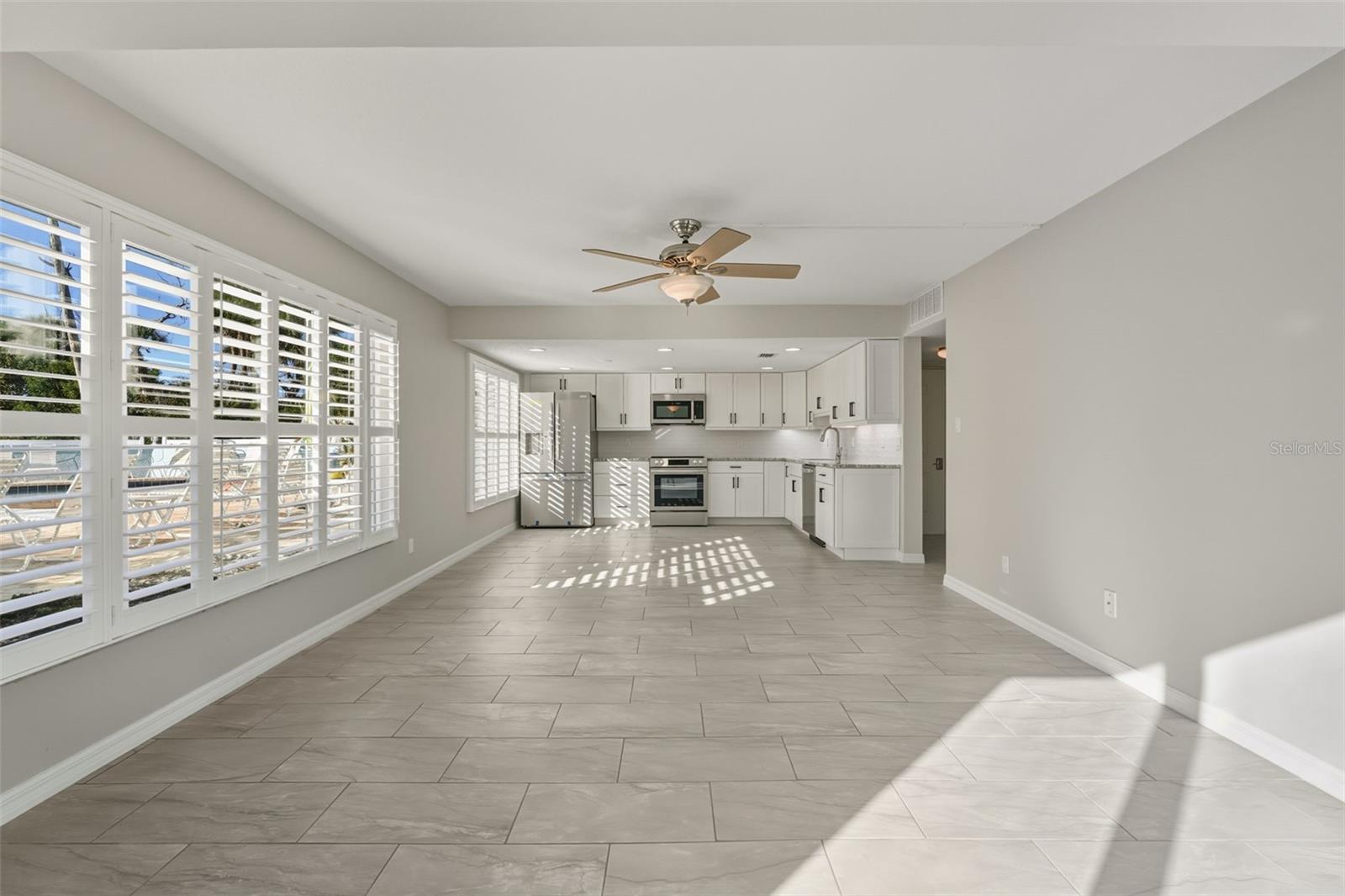 Image 12 of 36 For 5055 Beach Road 108