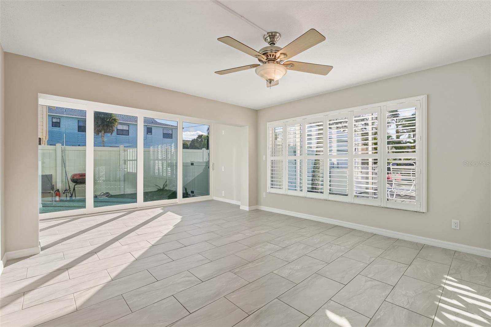 Image 16 of 36 For 5055 Beach Road 108