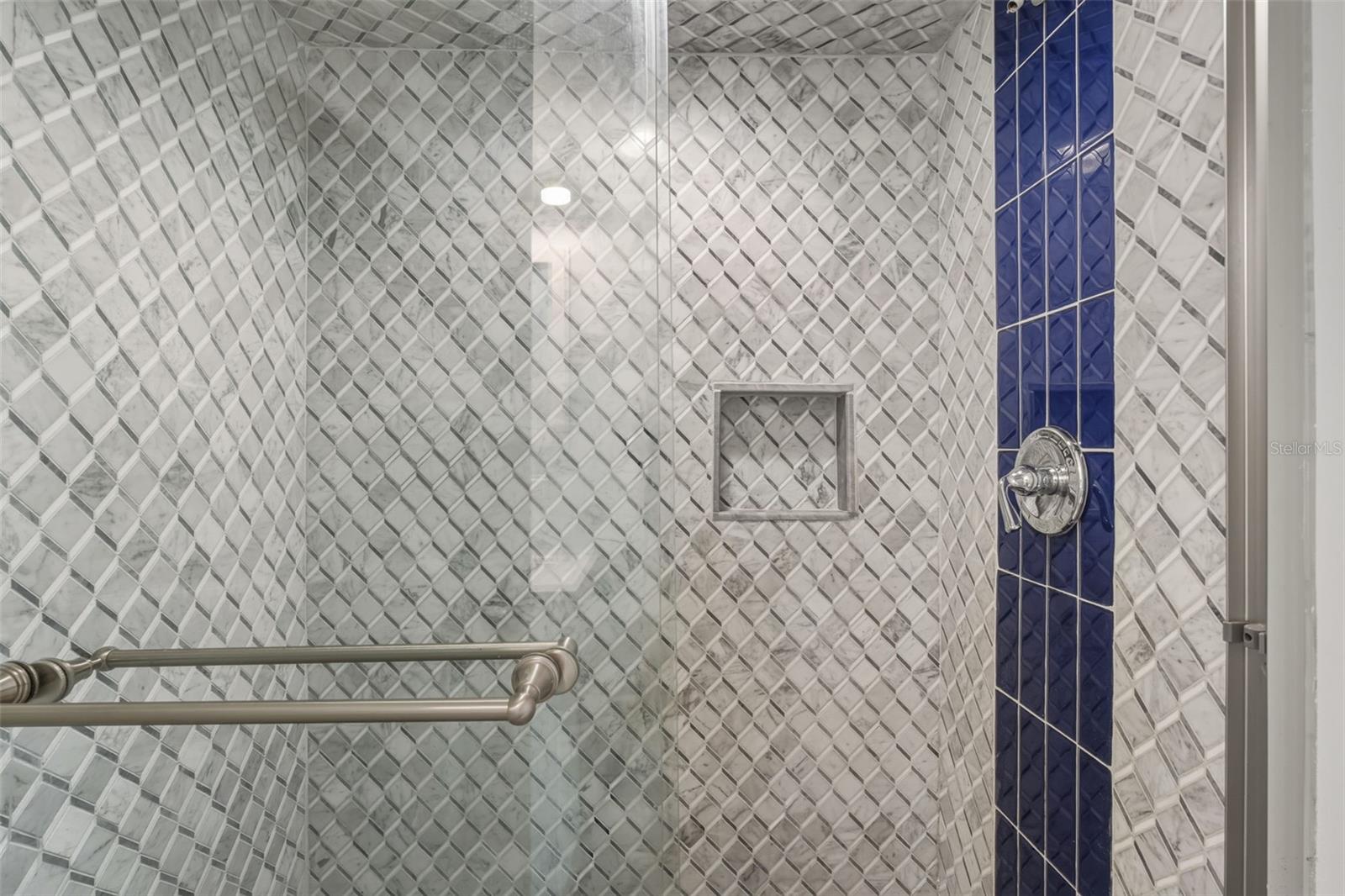 Image 22 of 36 For 5055 Beach Road 108