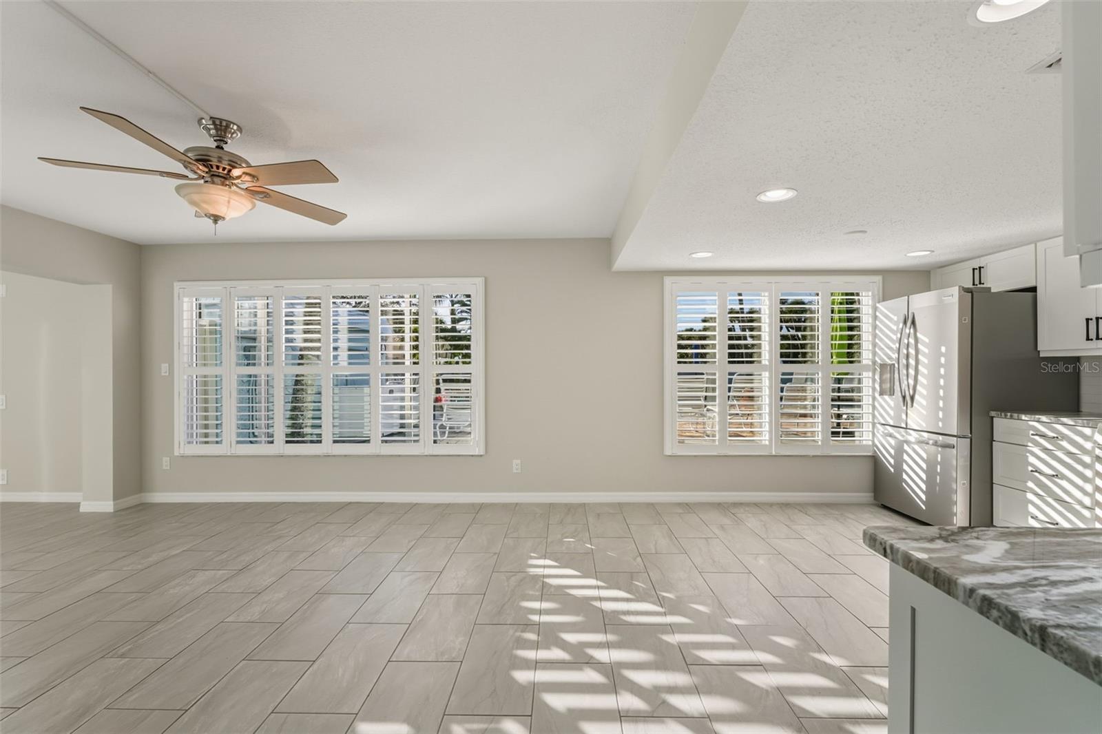 Image 4 of 36 For 5055 Beach Road 108