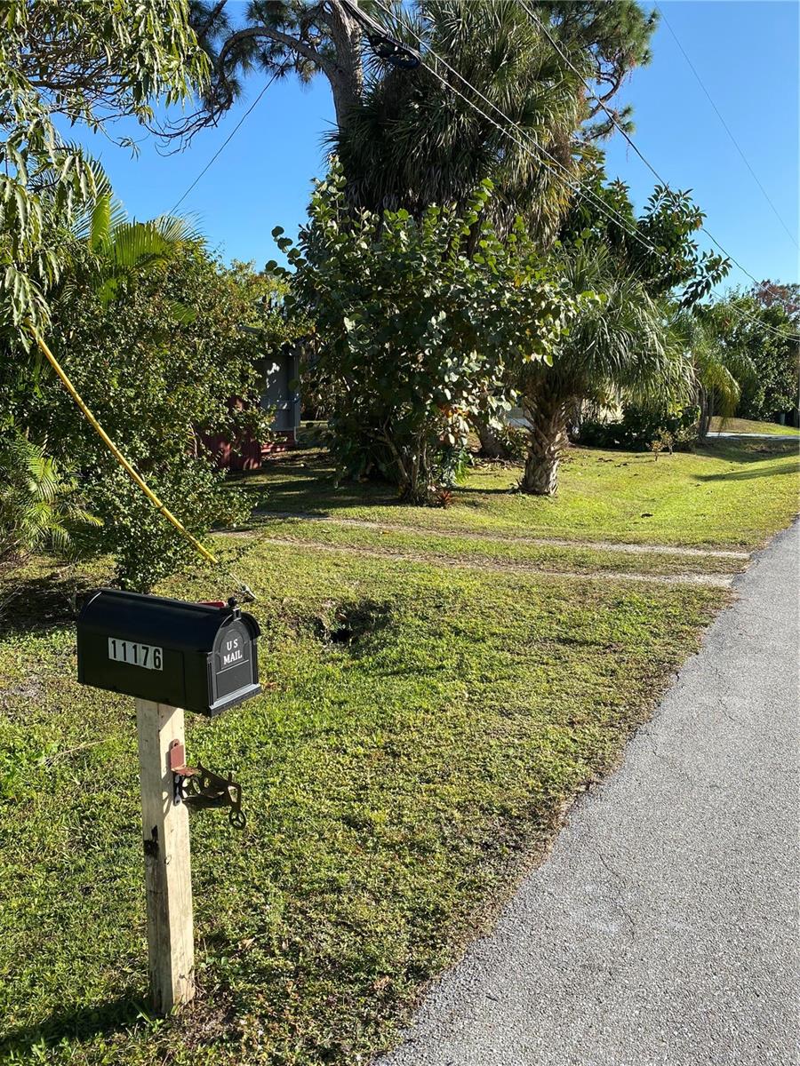 Image 14 of 44 For 11176 Grapefruit Lane