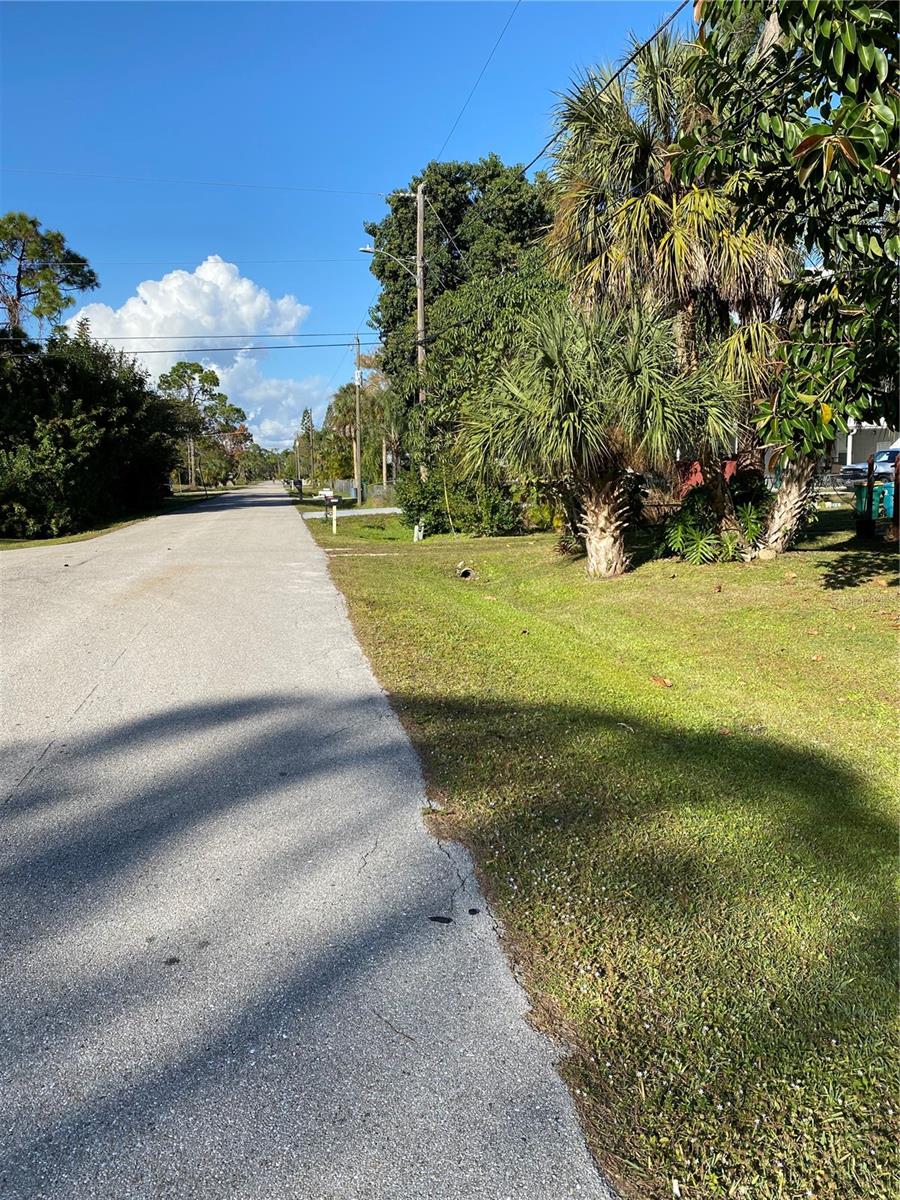 Image 16 of 44 For 11176 Grapefruit Lane