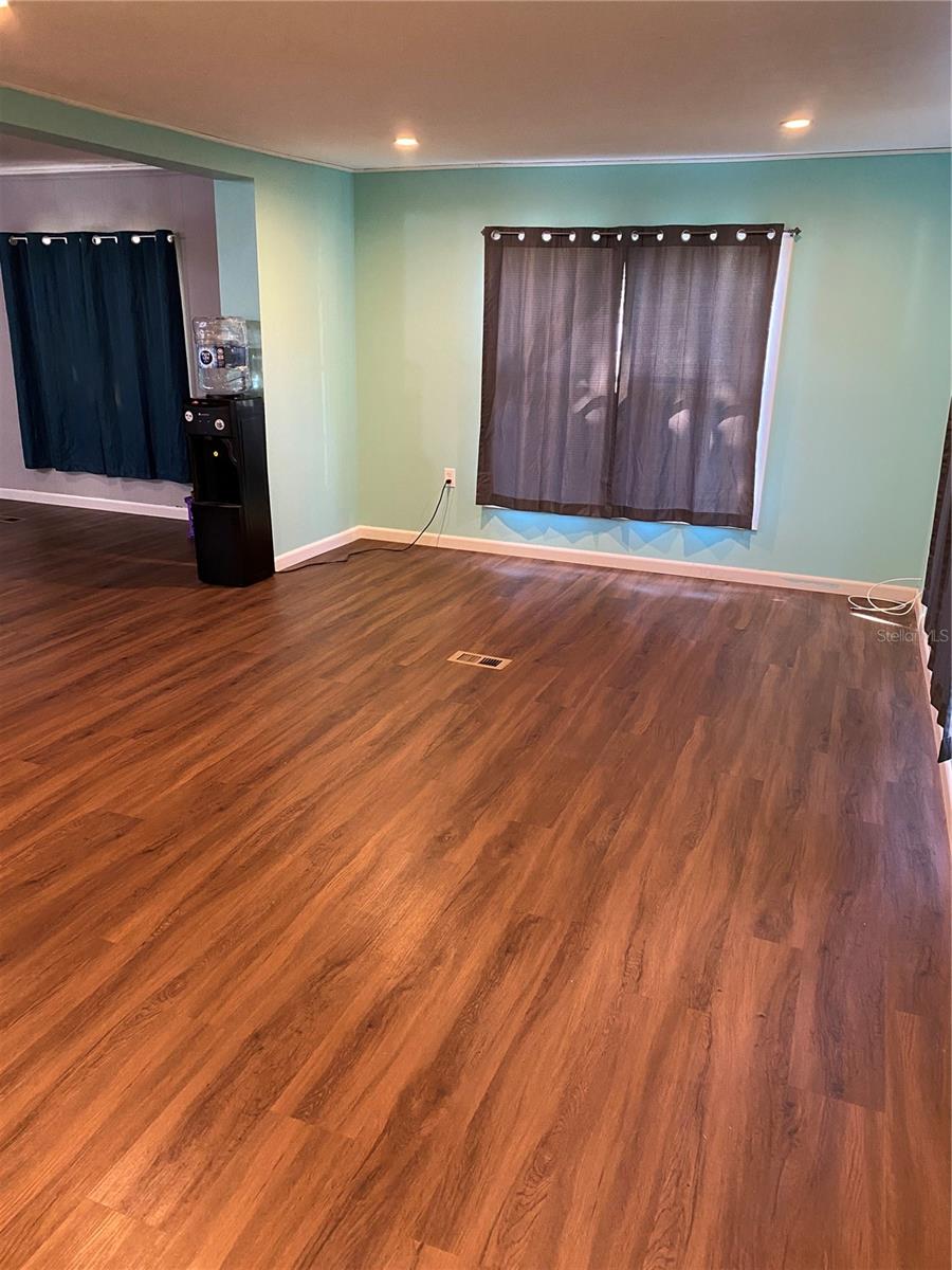 Image 30 of 44 For 11176 Grapefruit Lane