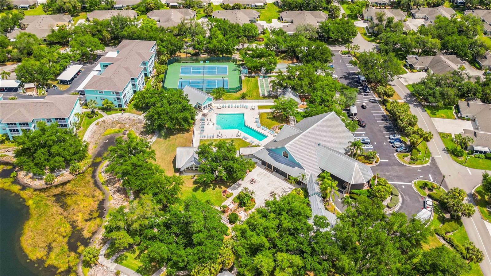 Image 36 of 37 For 19325 Water Oak Drive 201