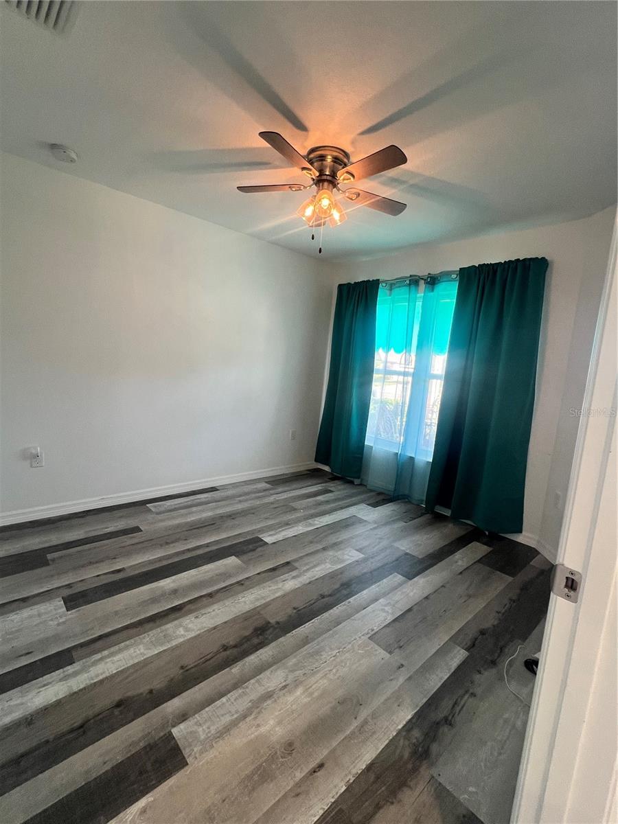 Image 12 of 18 For 10443 High Grove Avenue