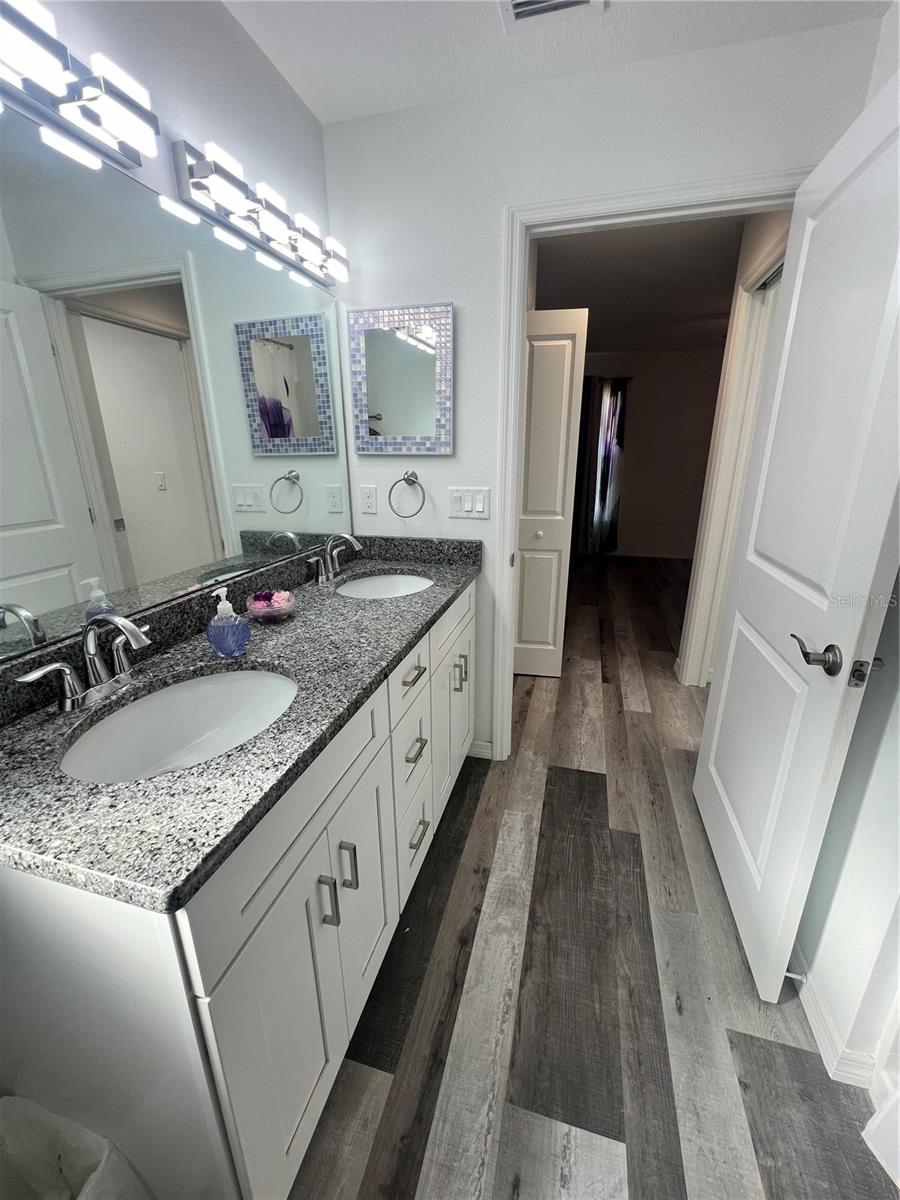 Image 17 of 18 For 10443 High Grove Avenue