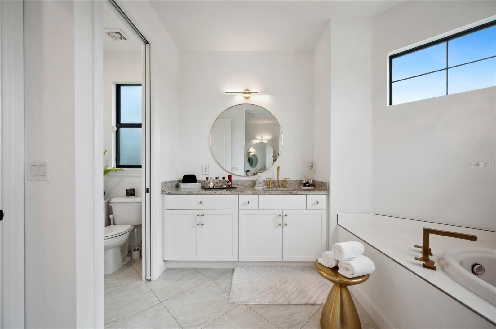 Image 20 of 42 For 1099 Cimarron Drive