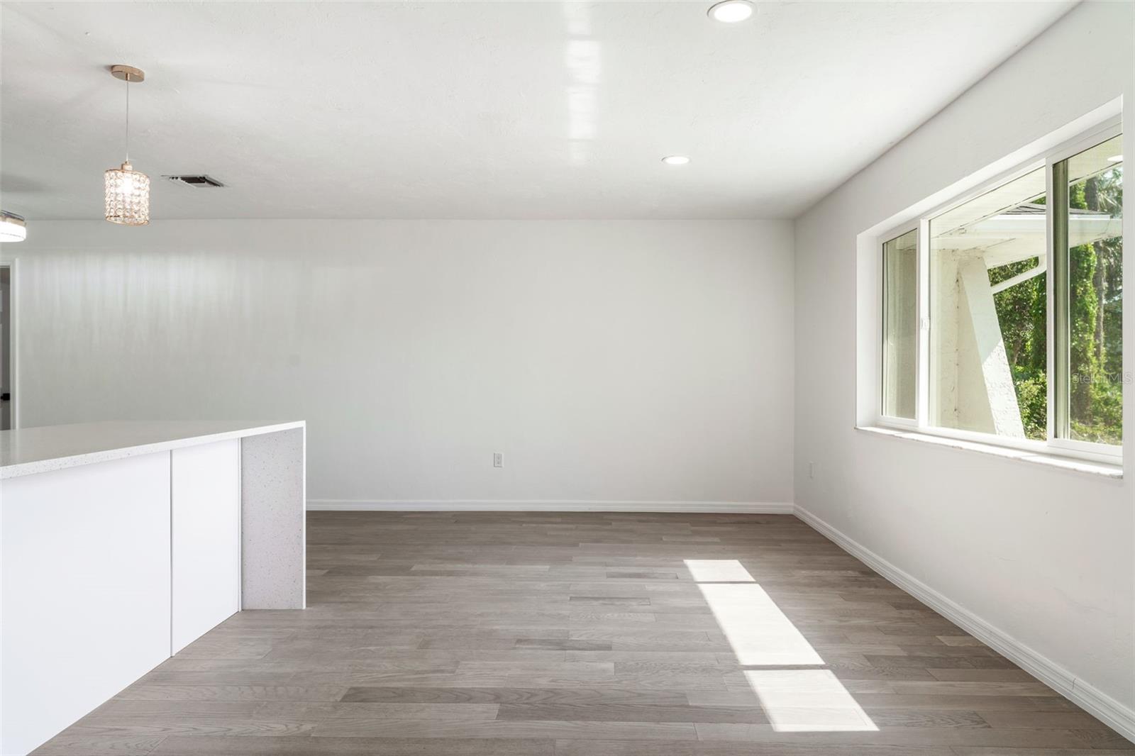 Image 6 of 55 For 1231 Beacon Drive