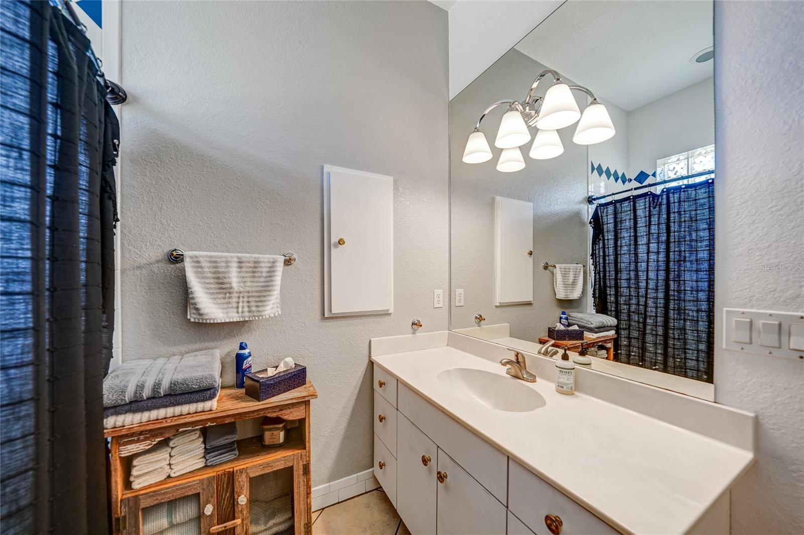 Image 26 of 50 For 2038 & 2066 Voss Oaks Circle