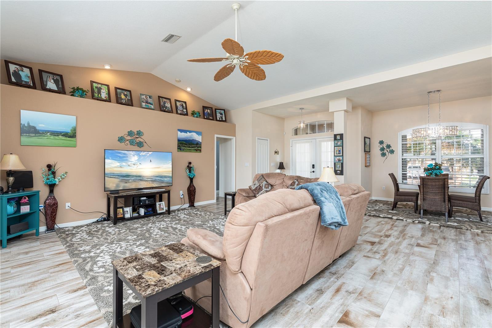 Image 24 of 54 For 4077 La Costa Island Court