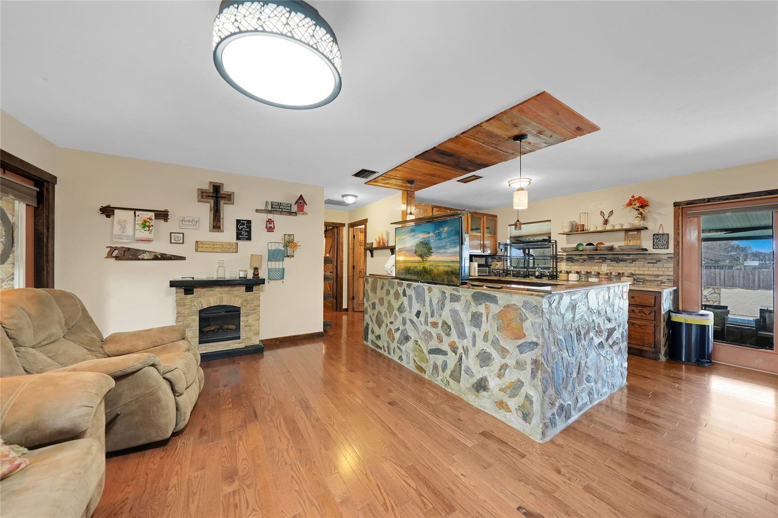 Image 3 of 45 For 7597 Highway 31