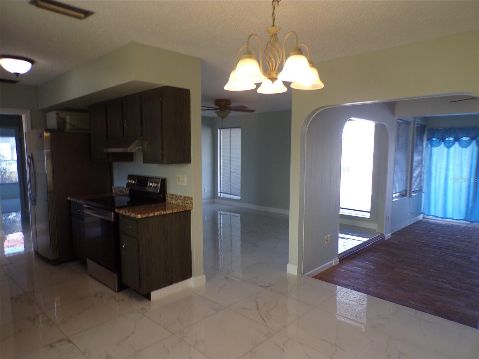 Image 10 of 34 For 132 Leland Street Sw