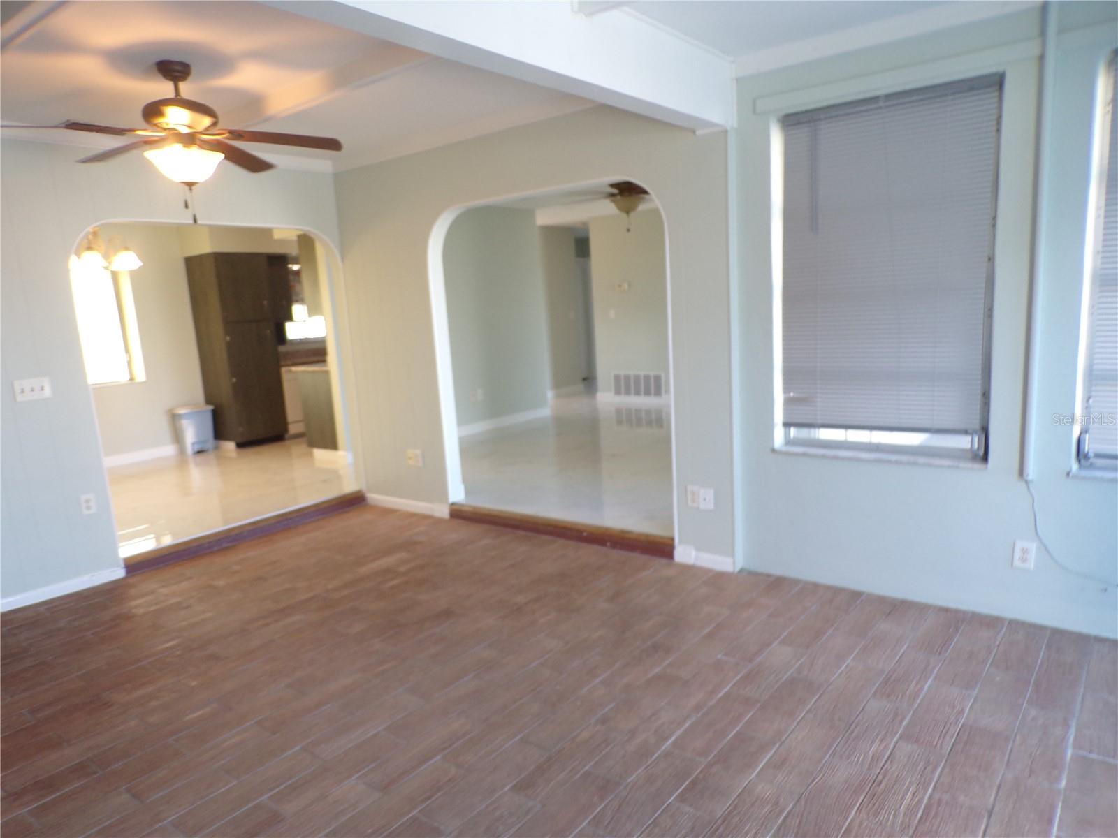 Image 7 of 34 For 132 Leland Street Sw