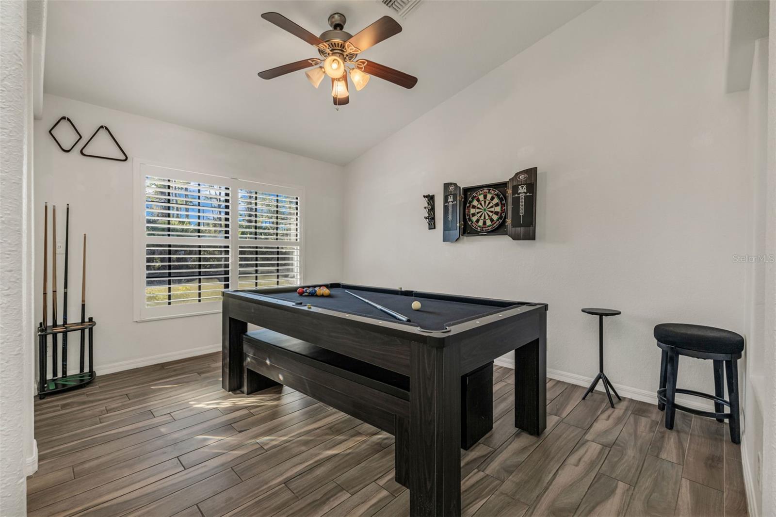 Image 10 of 69 For 15184 Gulistan Avenue