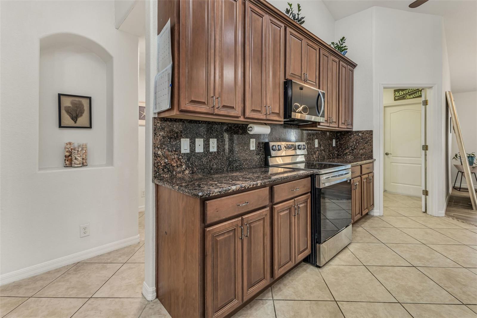 Image 18 of 69 For 15184 Gulistan Avenue