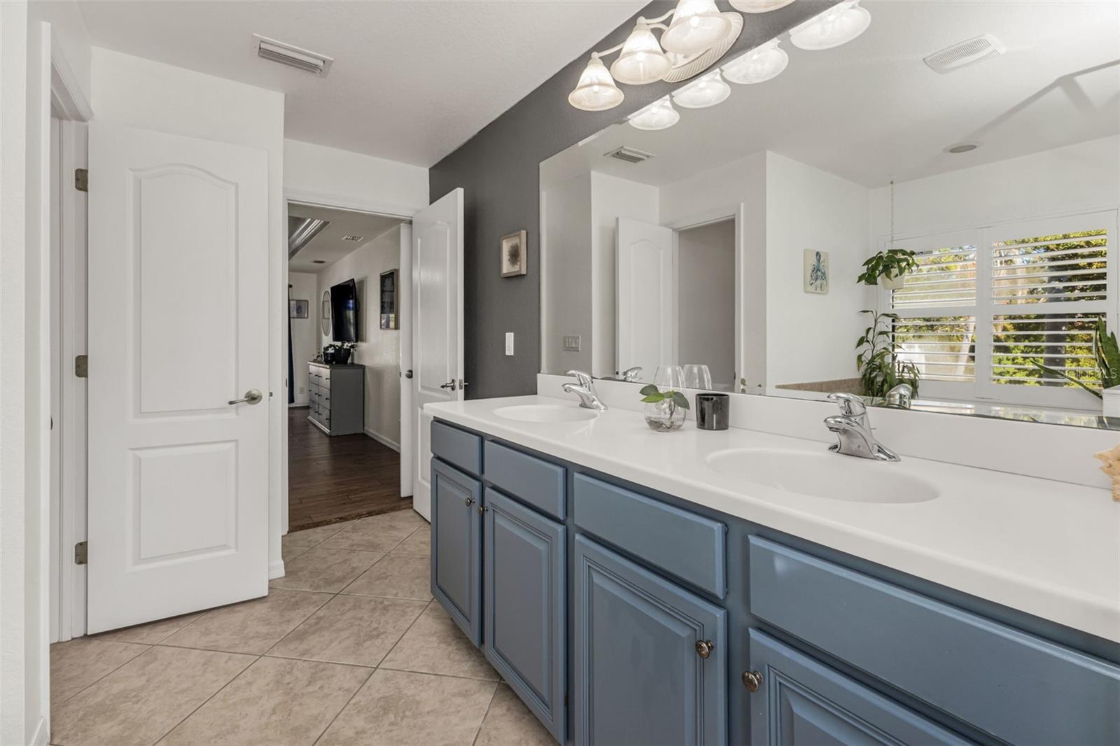 Image 28 of 69 For 15184 Gulistan Avenue