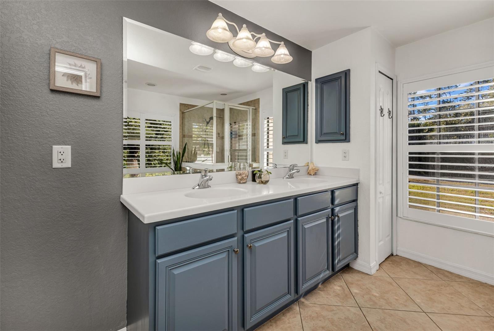 Image 29 of 69 For 15184 Gulistan Avenue