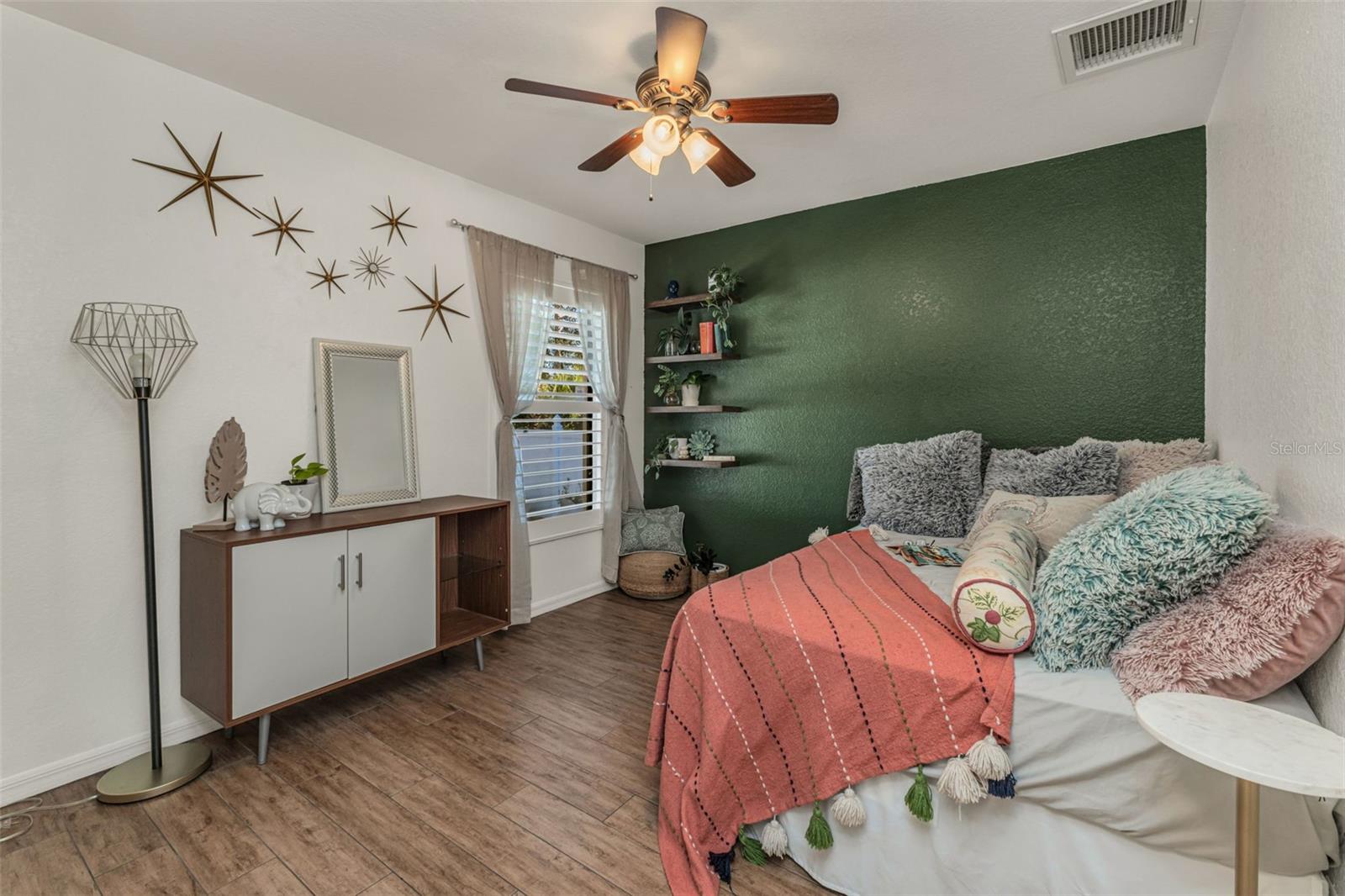 Image 36 of 69 For 15184 Gulistan Avenue