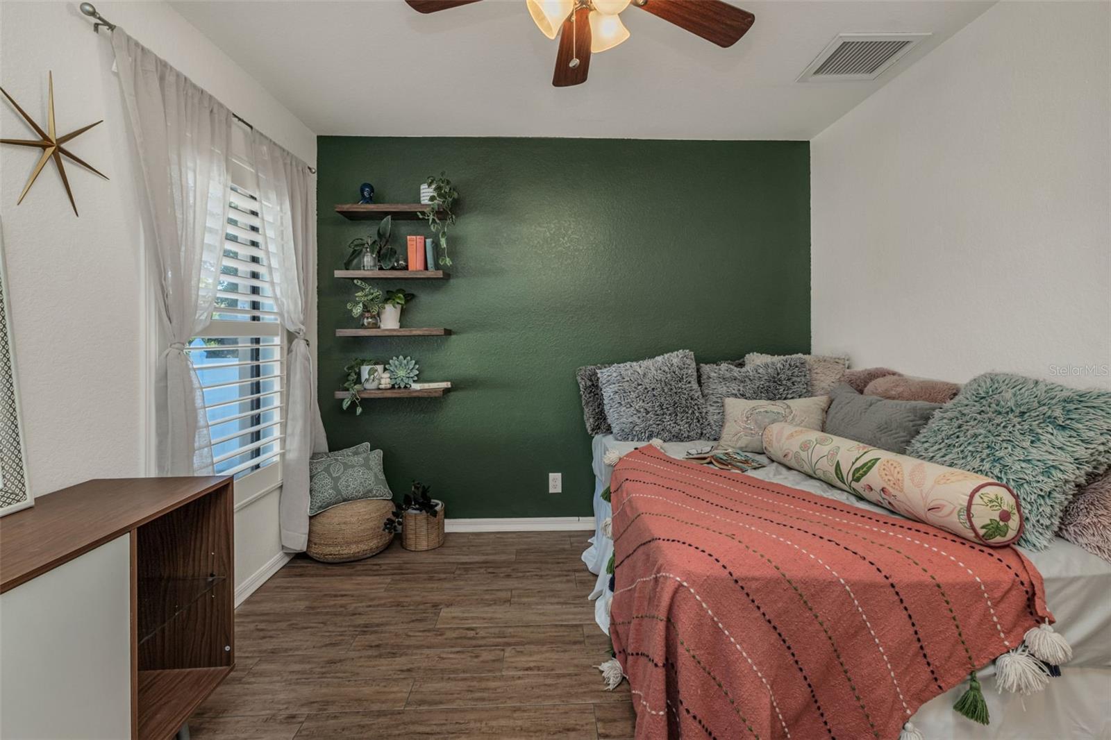 Image 37 of 69 For 15184 Gulistan Avenue