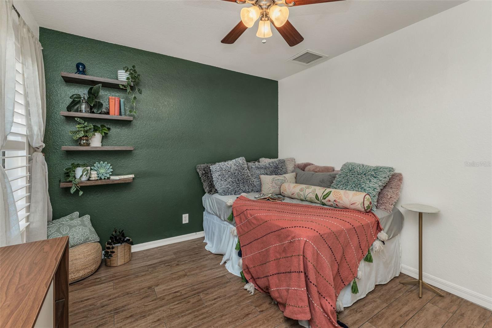 Image 38 of 69 For 15184 Gulistan Avenue