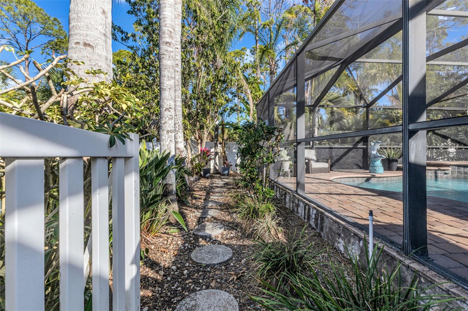 Image 62 of 69 For 15184 Gulistan Avenue