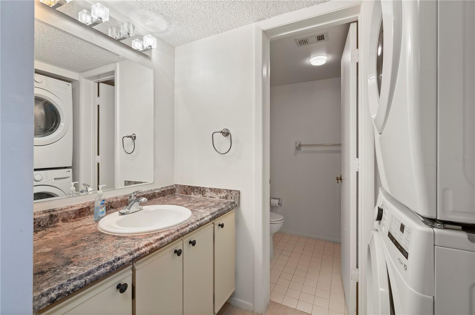 Image 19 of 43 For 19505 Quesada Avenue U203