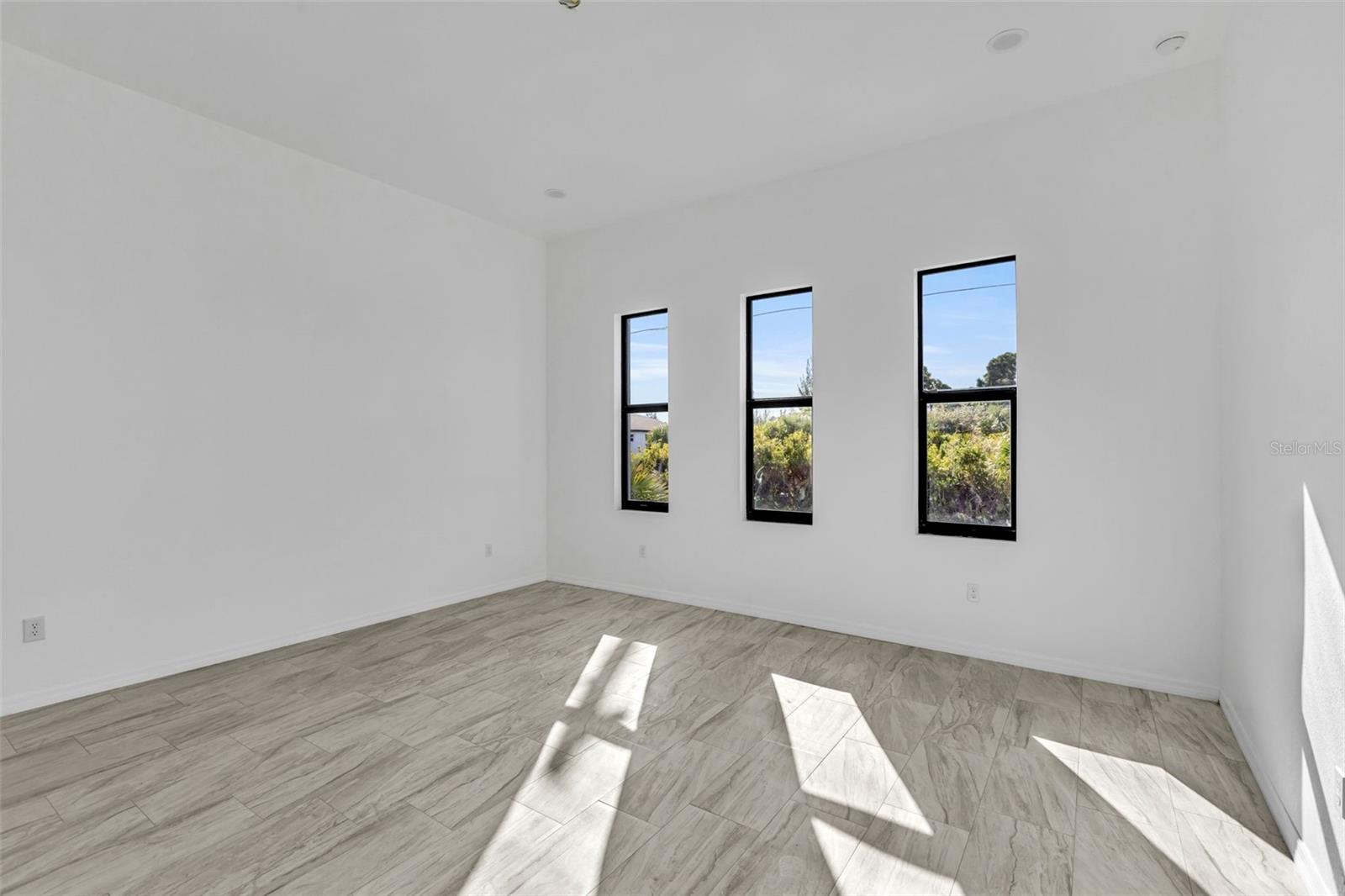 Image 24 of 39 For 15116 Brainbridge Circle