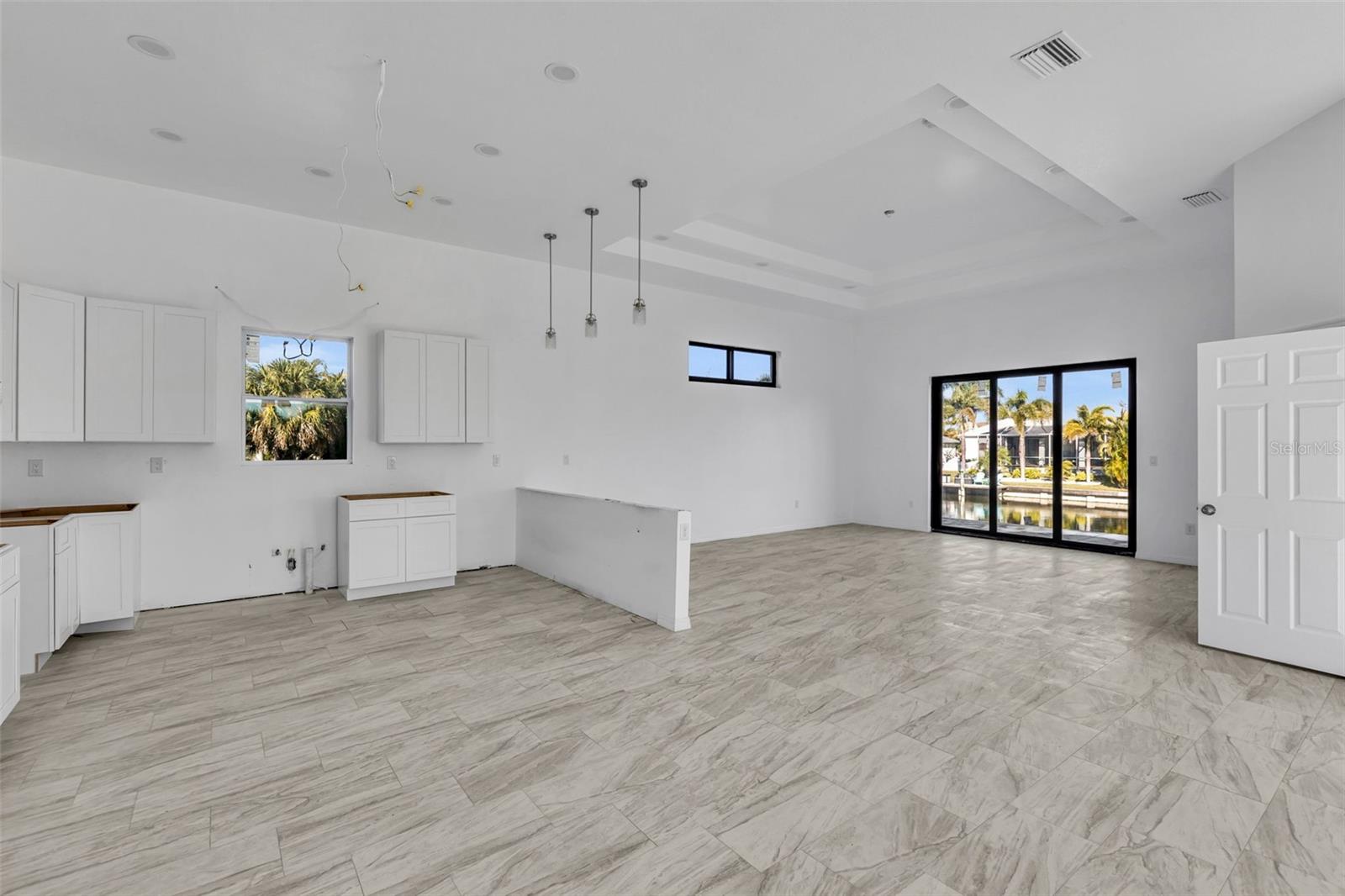 Image 9 of 39 For 15116 Brainbridge Circle