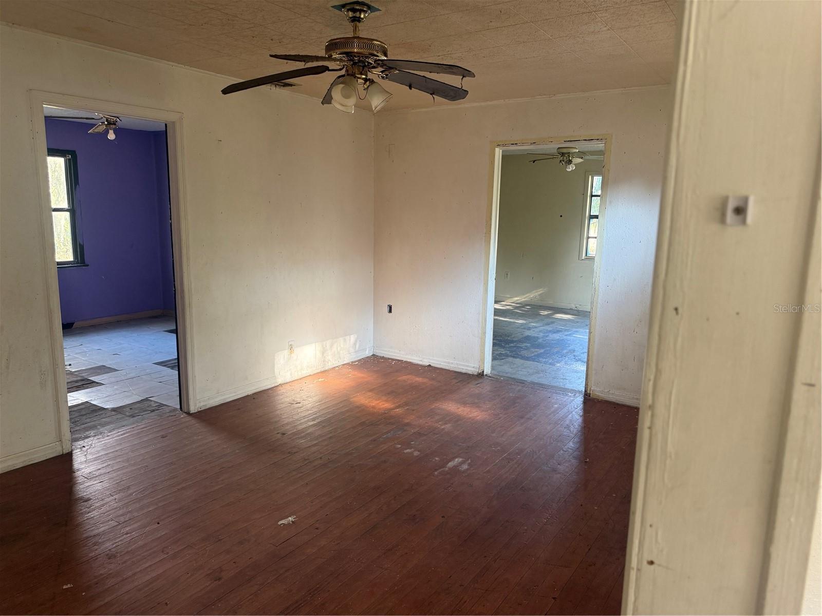 Image 5 of 10 For 830 Bloxham Avenue