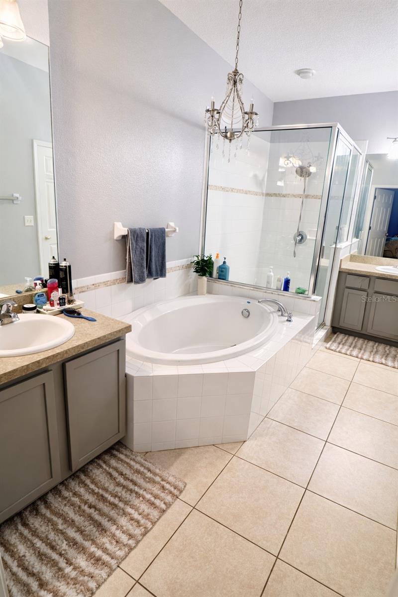 Image 11 of 20 For 5360 Mang Place 1405