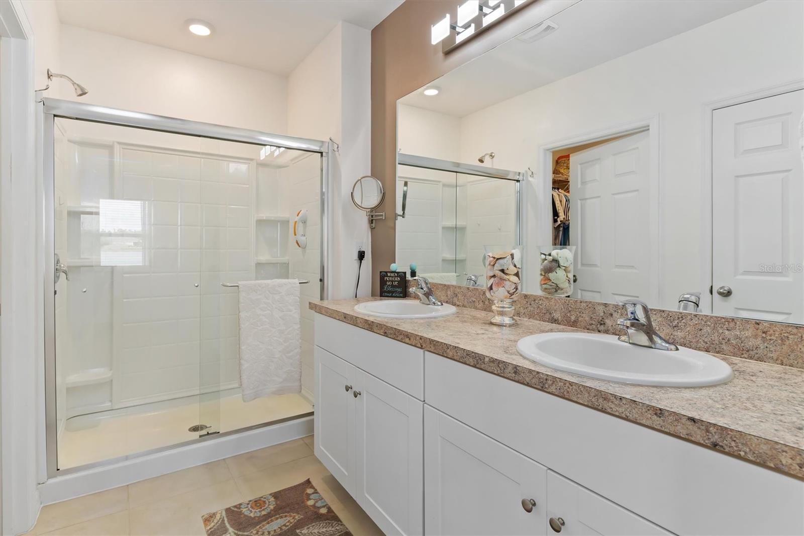 Image 24 of 45 For 7400 Lenox Circle