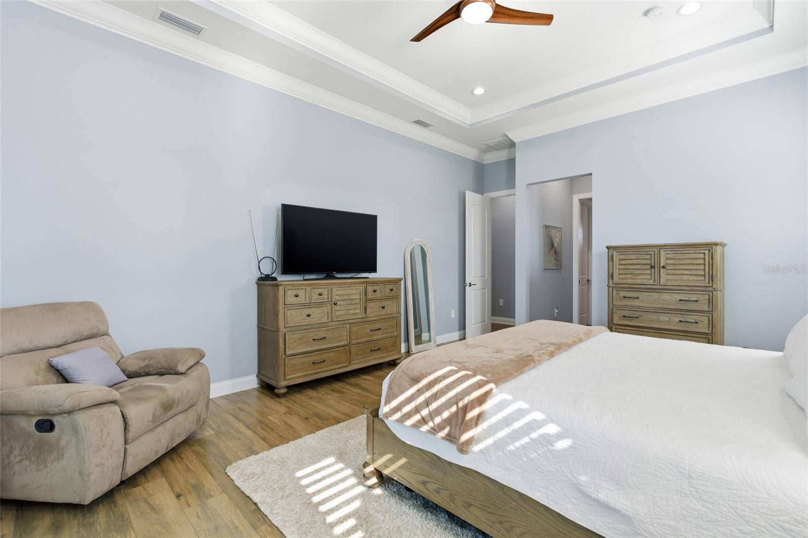 Image 21 of 81 For 29527 Leah Road