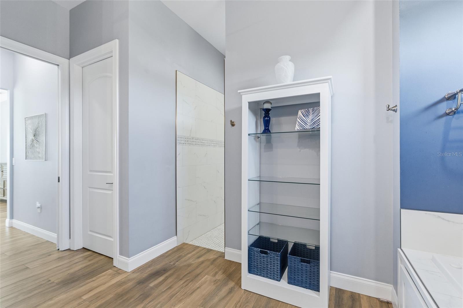 Image 25 of 81 For 29527 Leah Road