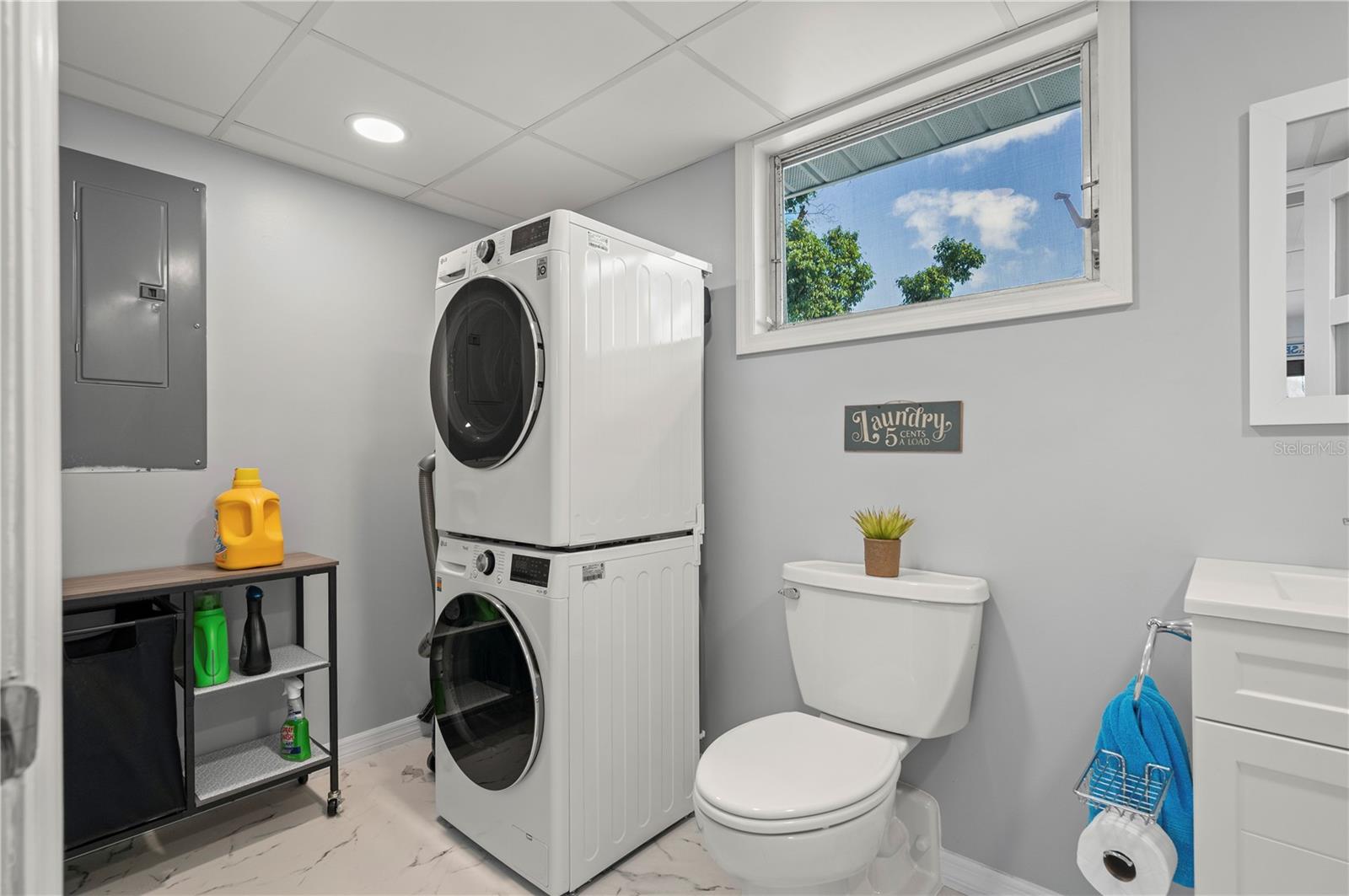 Image 27 of 62 For 70 Virginia Court