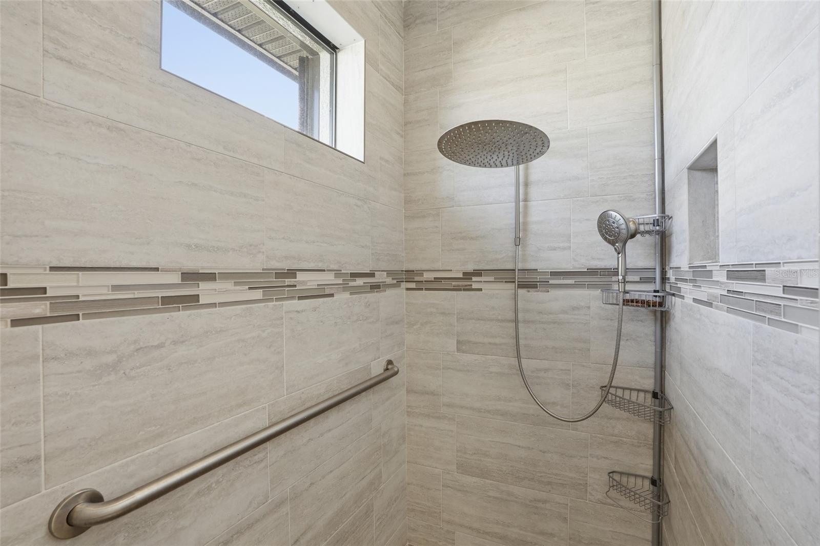 Image 18 of 39 For 7416 Seagrape Road