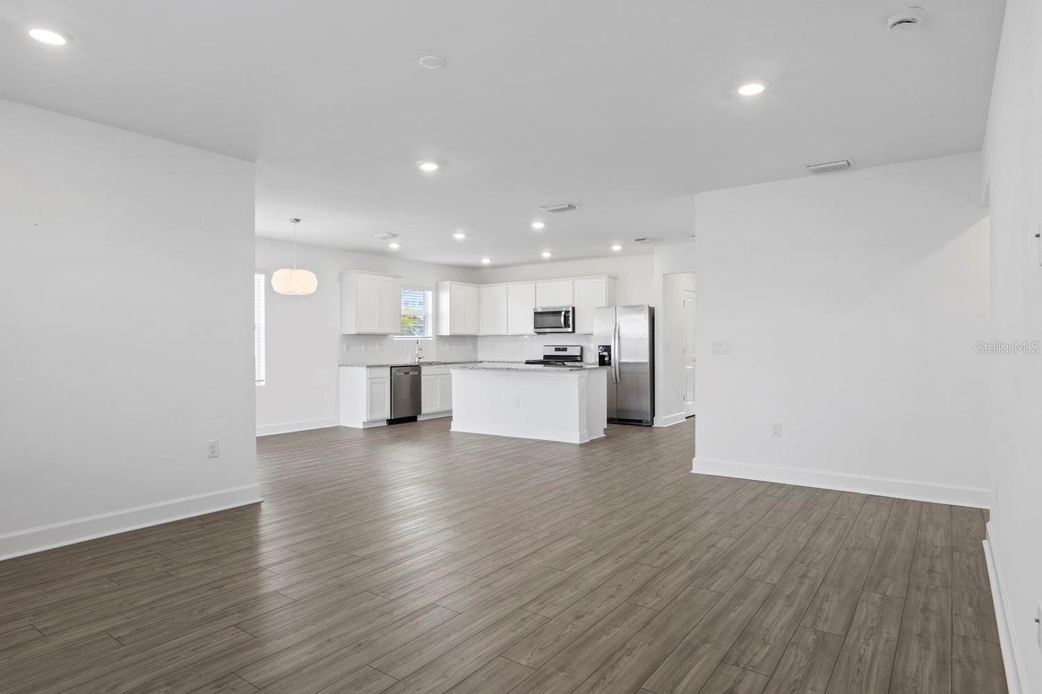 Image 11 of 43 For 42455 Cascade Drive