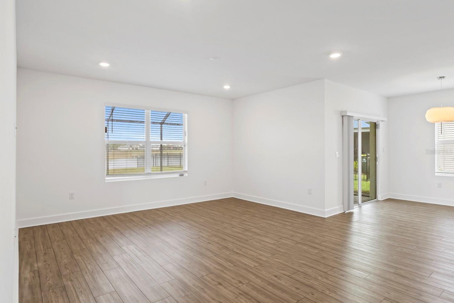 Image 13 of 43 For 42455 Cascade Drive