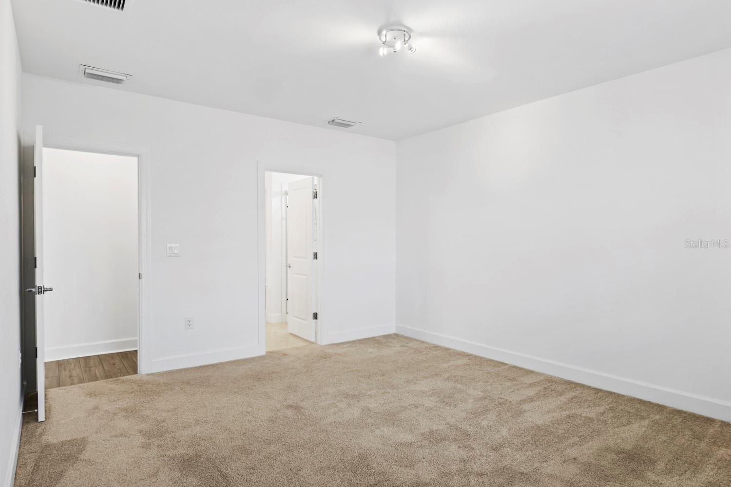 Image 19 of 43 For 42455 Cascade Drive