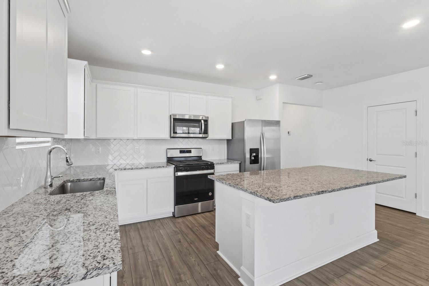 Image 6 of 43 For 42455 Cascade Drive