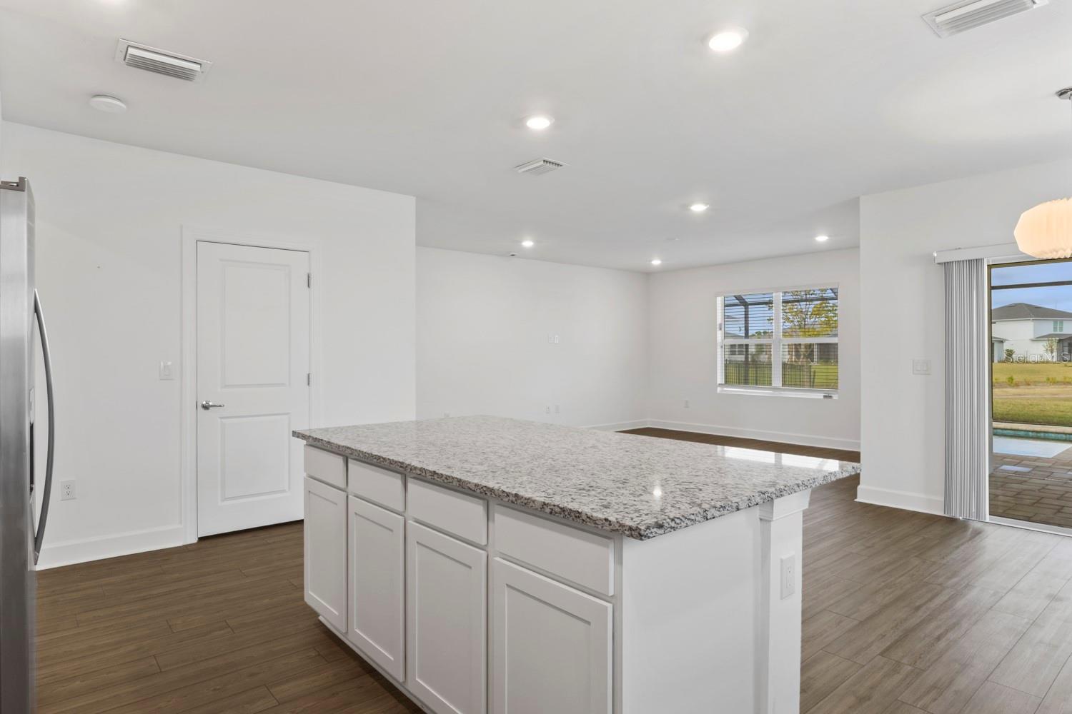 Image 8 of 43 For 42455 Cascade Drive